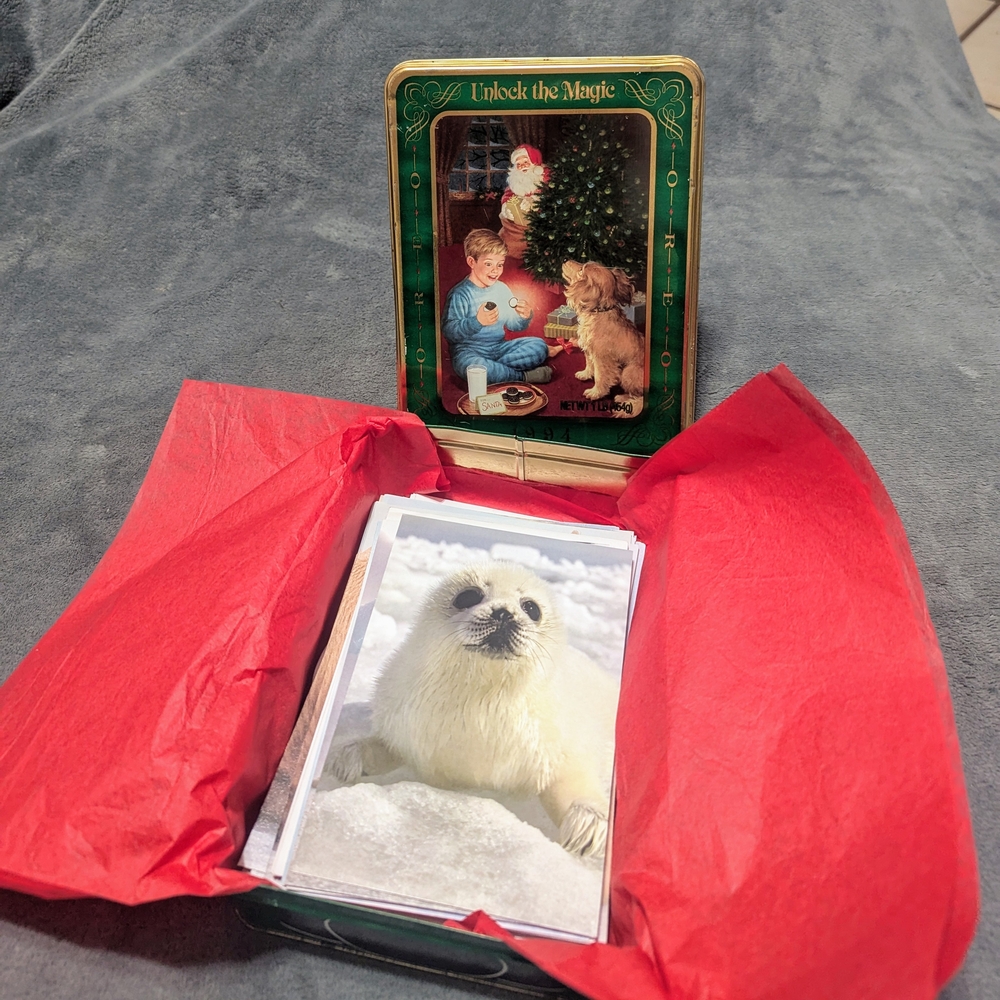 Vintage 1994 Oreo Holiday Tin with 29 Blank Polar Bear & Seal Cards & Envelopes